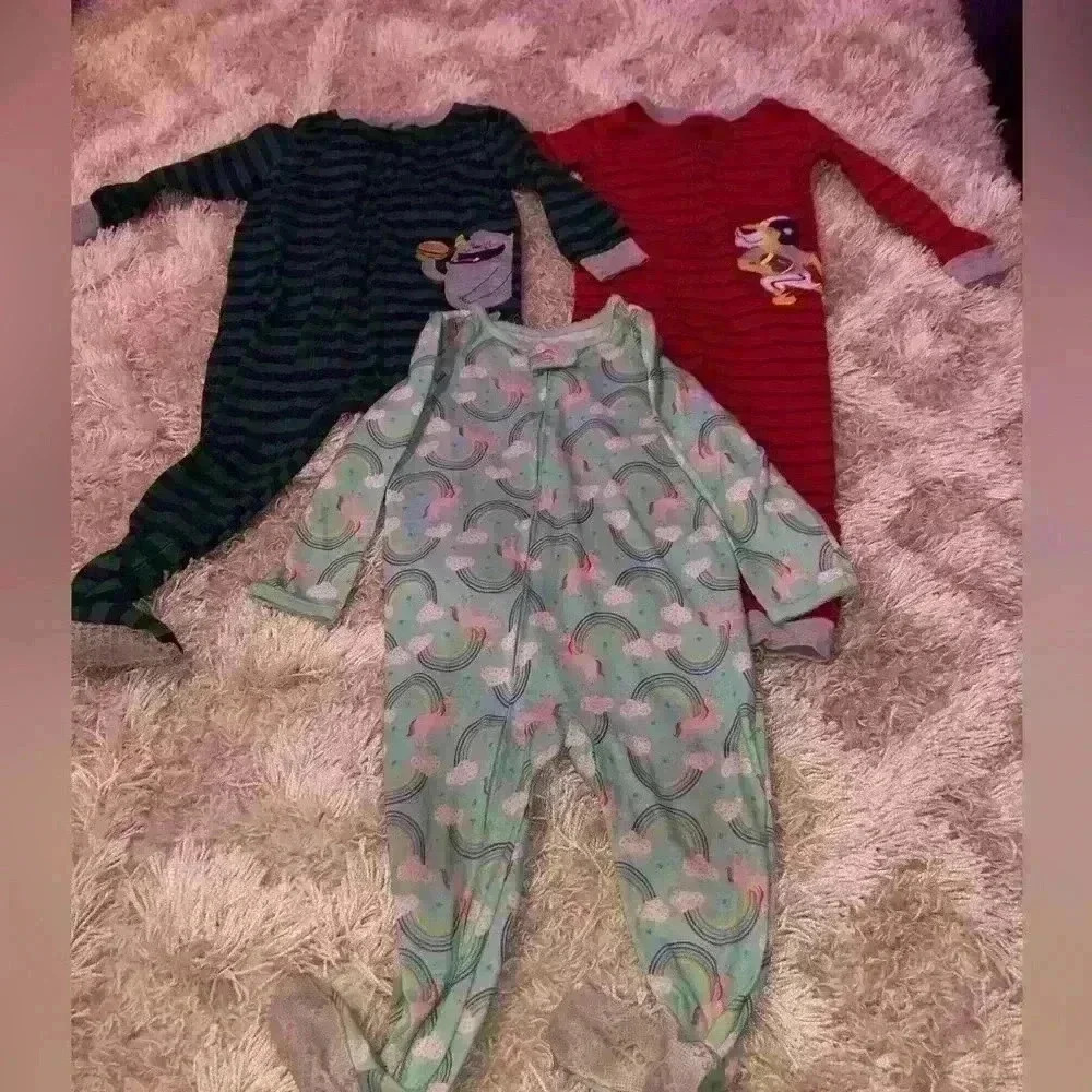 Set of 3 Carter’s sleepsuits size 2T